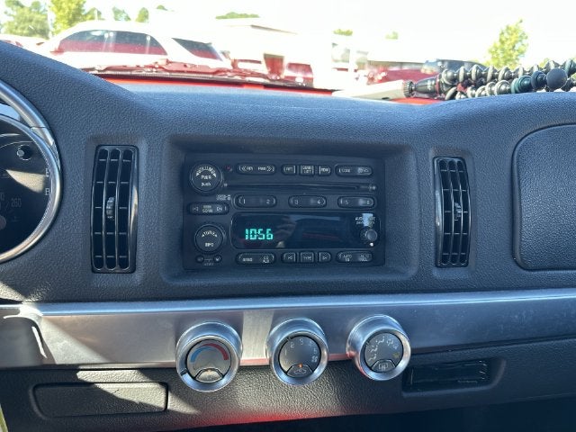 2005 Chevrolet SSR Base
