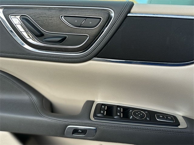 2017 Lincoln Continental Select