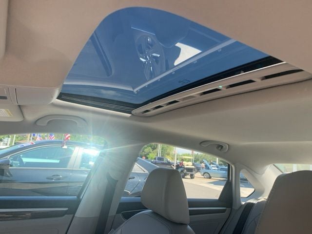 2017 Volkswagen Passat SEL Premium