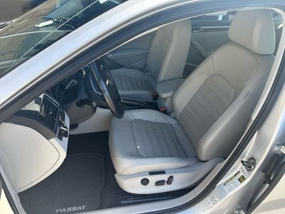 2017 Volkswagen Passat SEL Premium