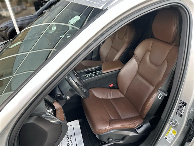 2021 Volvo XC60 T5 Momentum