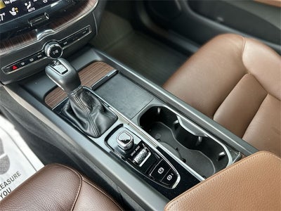 2021 Volvo XC60 T5 Momentum