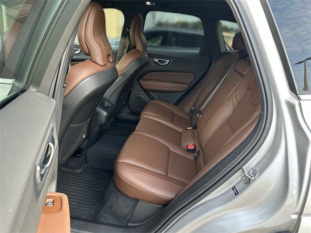 2021 Volvo XC60 T5 Momentum