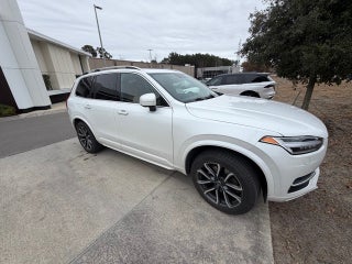2017 Volvo XC90 T6 Momentum