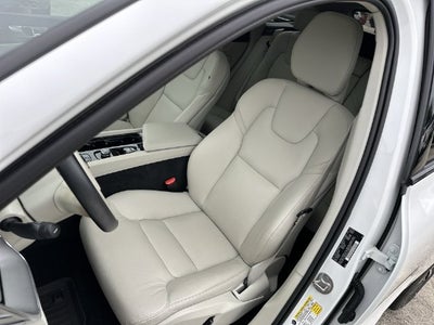 2024 Volvo XC60 B5 Core