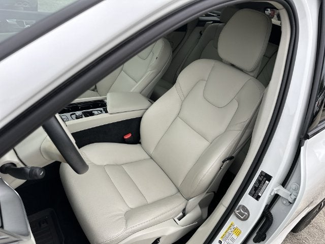 2024 Volvo XC60 B5 Core
