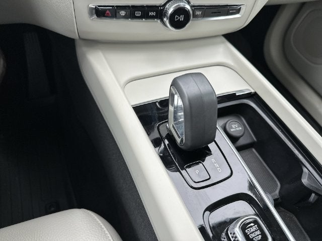 2024 Volvo XC60 B5 Core