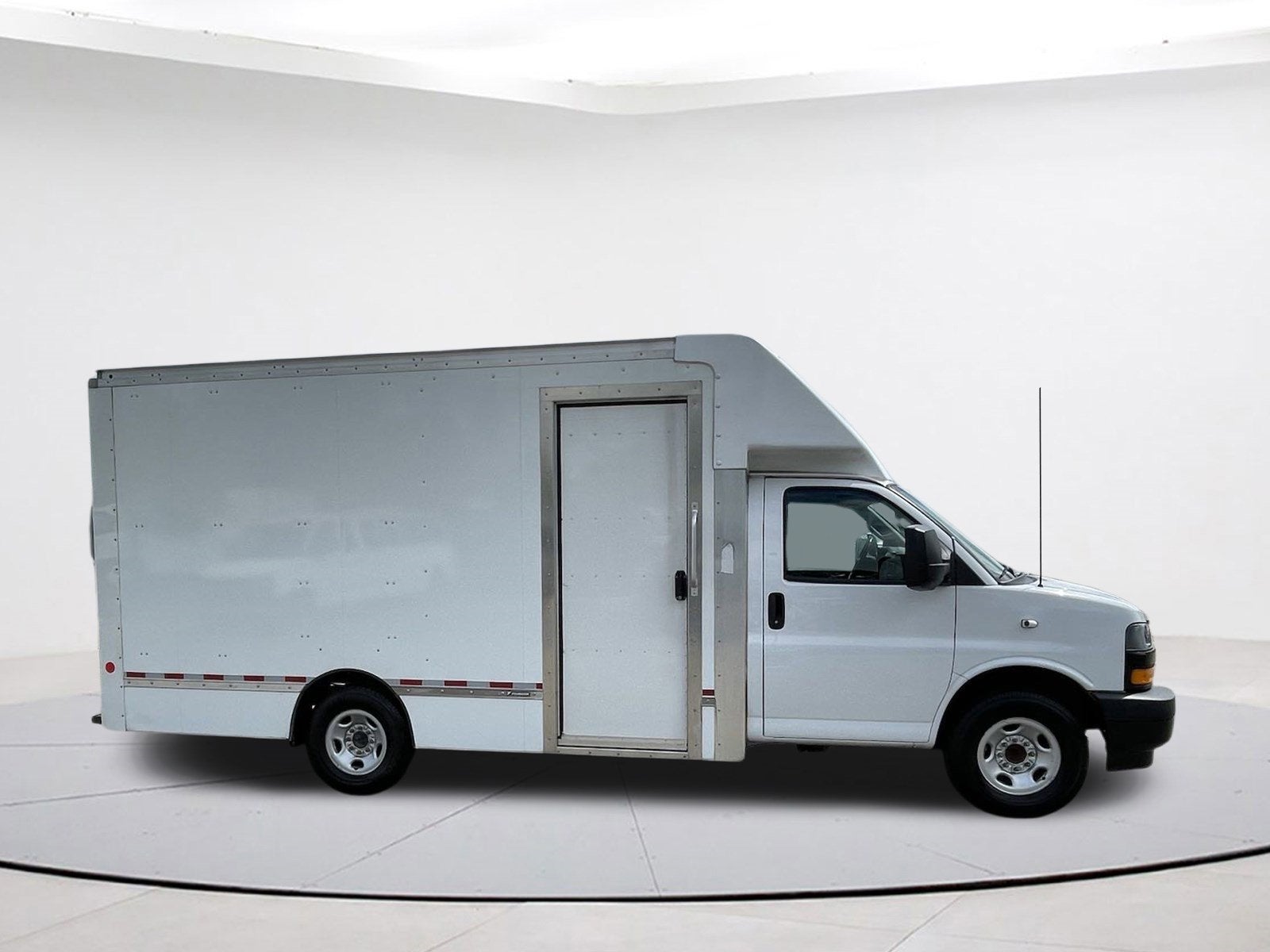 2022 Chevrolet Express Commercial Cutaway Work Van