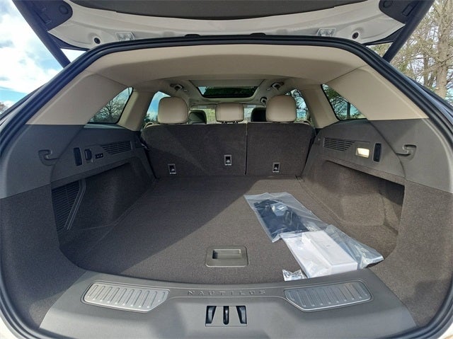 2025 Lincoln Nautilus Reserve