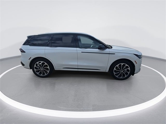 2025 Lincoln Nautilus Reserve