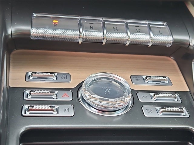 2025 Lincoln Nautilus Reserve