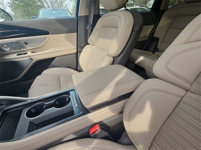 2025 Lincoln Nautilus Reserve