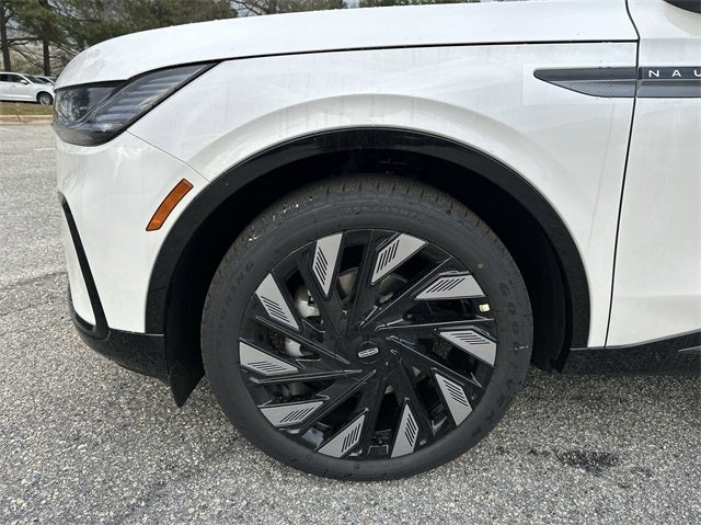 2025 Lincoln Nautilus Reserve