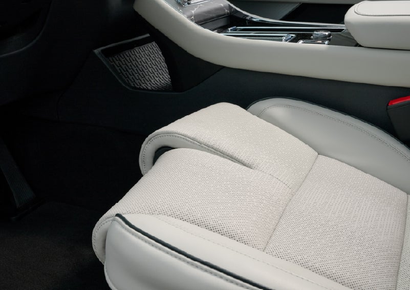 The front passenger Perfect Position seat is shown with the thigh extender adjusted.| Capital Lincoln of Wilmington in Wilmington NC
