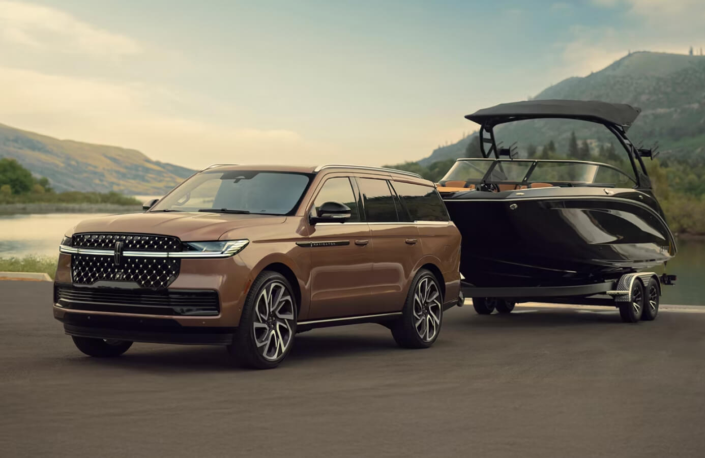 Navigator L Specs: Engine Performance, Cargo & Dimensions