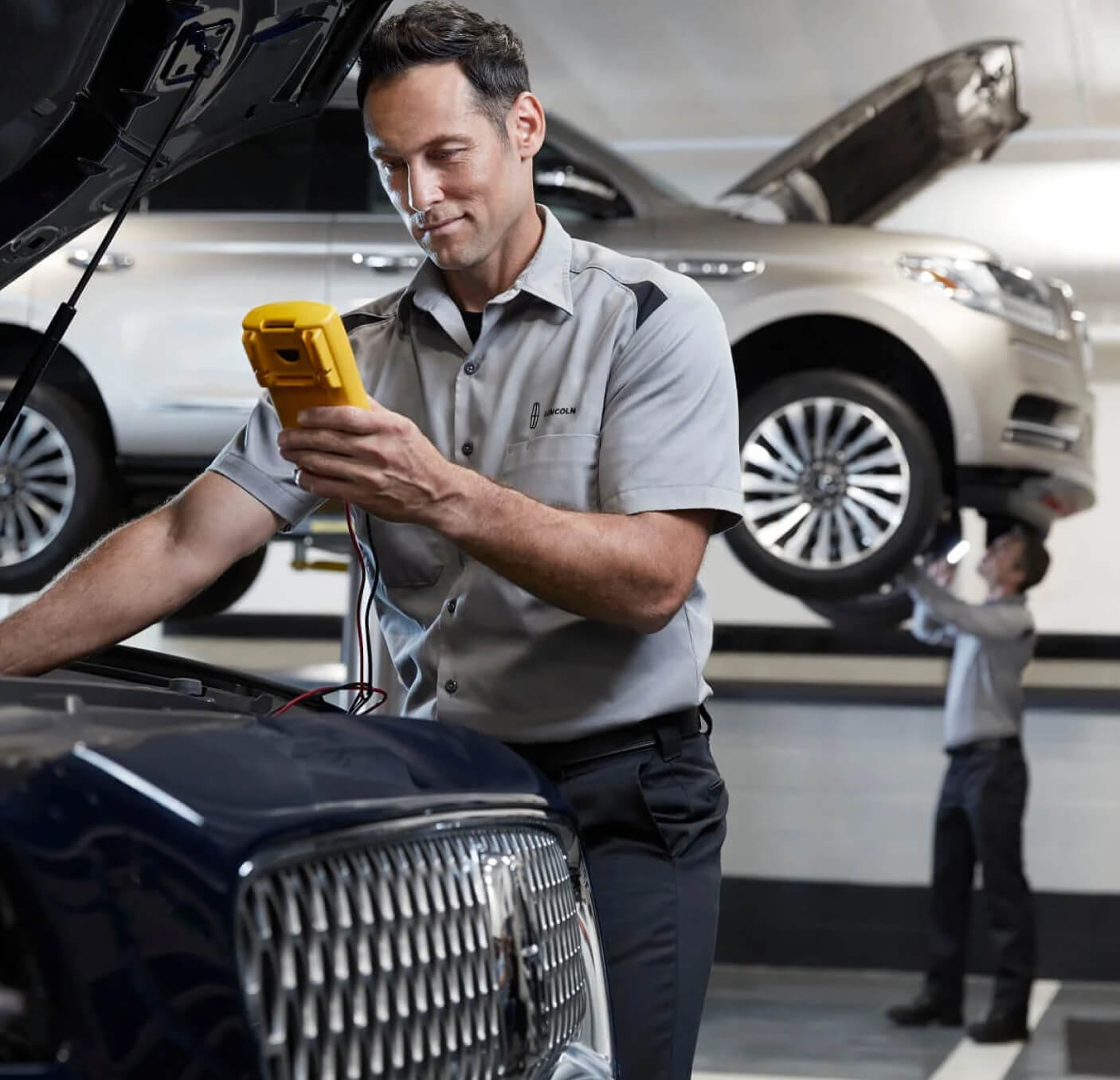 What Services Are Offered at Our Lincoln Collision Center?